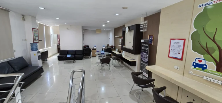 Ruang Tunggu Bengkel Pasar Minggu